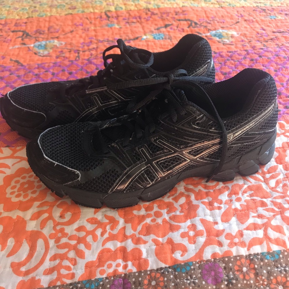 Asics GT 1000 T2L7N WMN 8D run shoes black